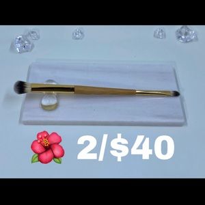 🌺 Concealer Flat & Buff Brush